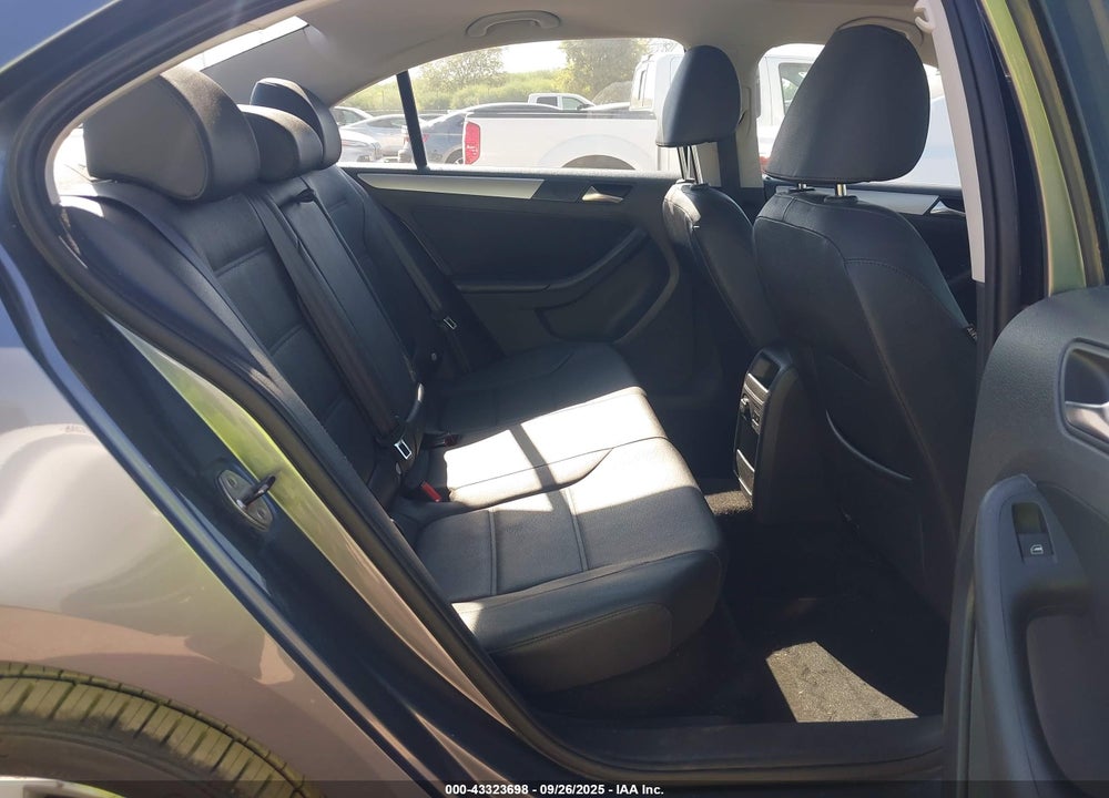 2011 VOLKSWAGEN JETTA 2.5L SEL VIN: 3VWGX7AJ5BM088762