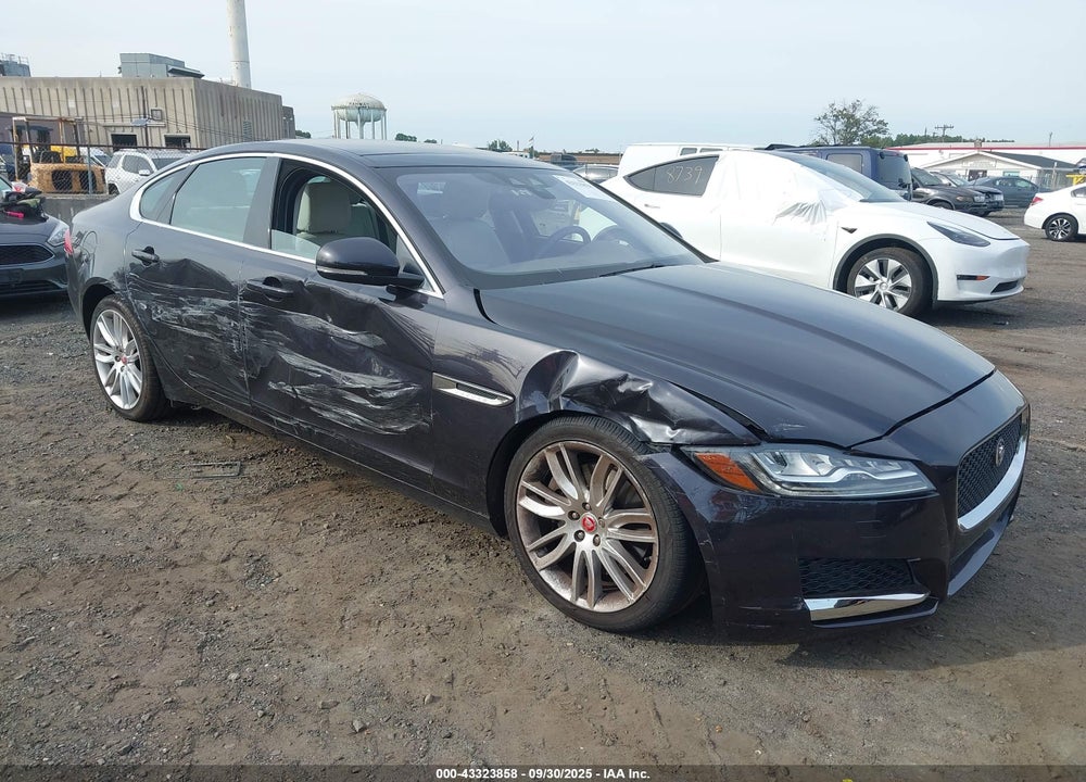 2017 JAGUAR XF 35T PRESTIGE VIN: SAJBK4BV9HCY34783