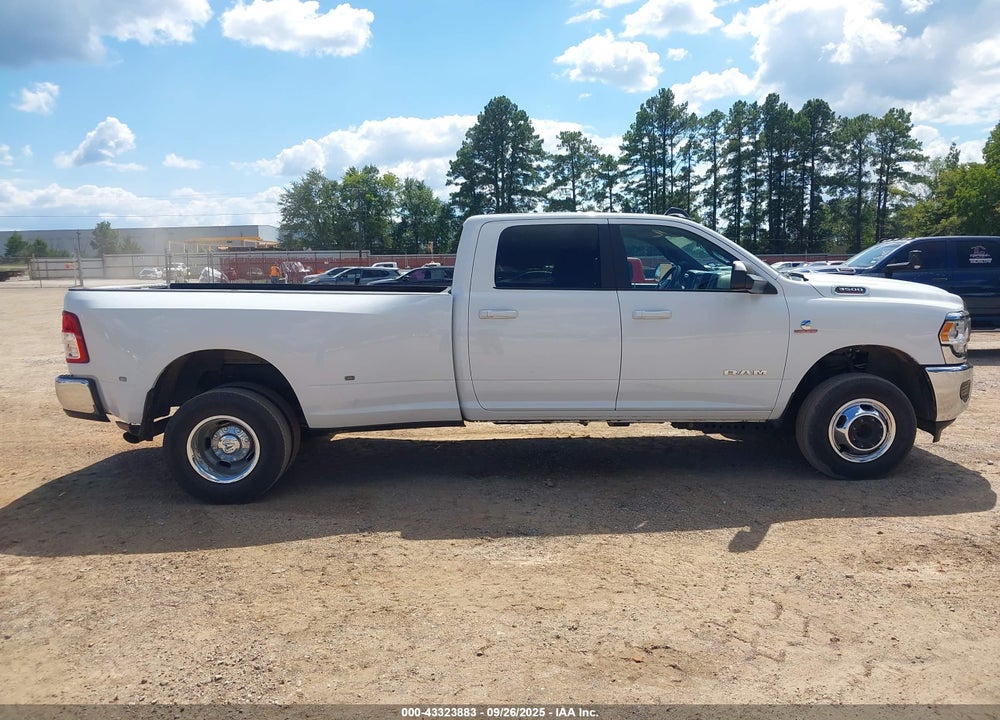 2022 RAM 3500 BIG HORN  4X4 8' BOX VIN: 3C63RRHL3NG302852