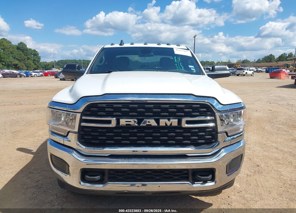 2022 RAM 3500 BIG HORN  4X4 8' BOX VIN: 3C63RRHL3NG302852
