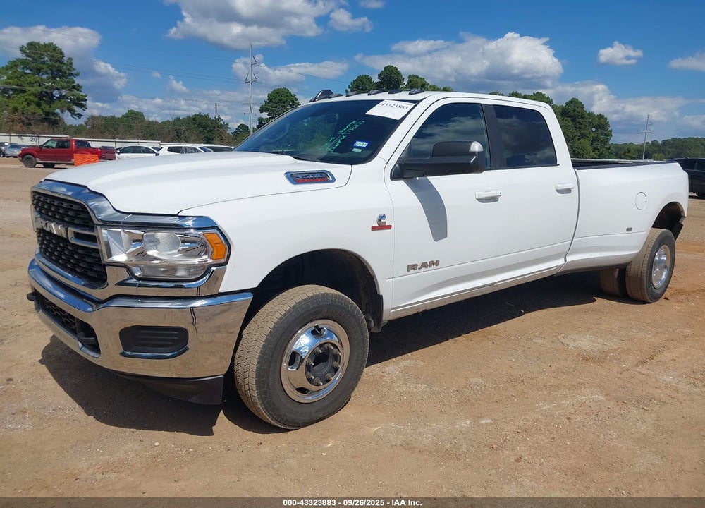 2022 RAM 3500 BIG HORN  4X4 8' BOX VIN: 3C63RRHL3NG302852