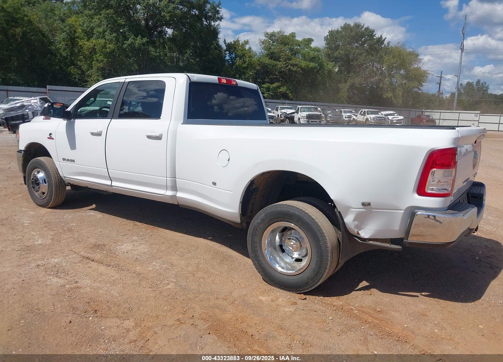 2022 RAM 3500 BIG HORN  4X4 8' BOX VIN: 3C63RRHL3NG302852