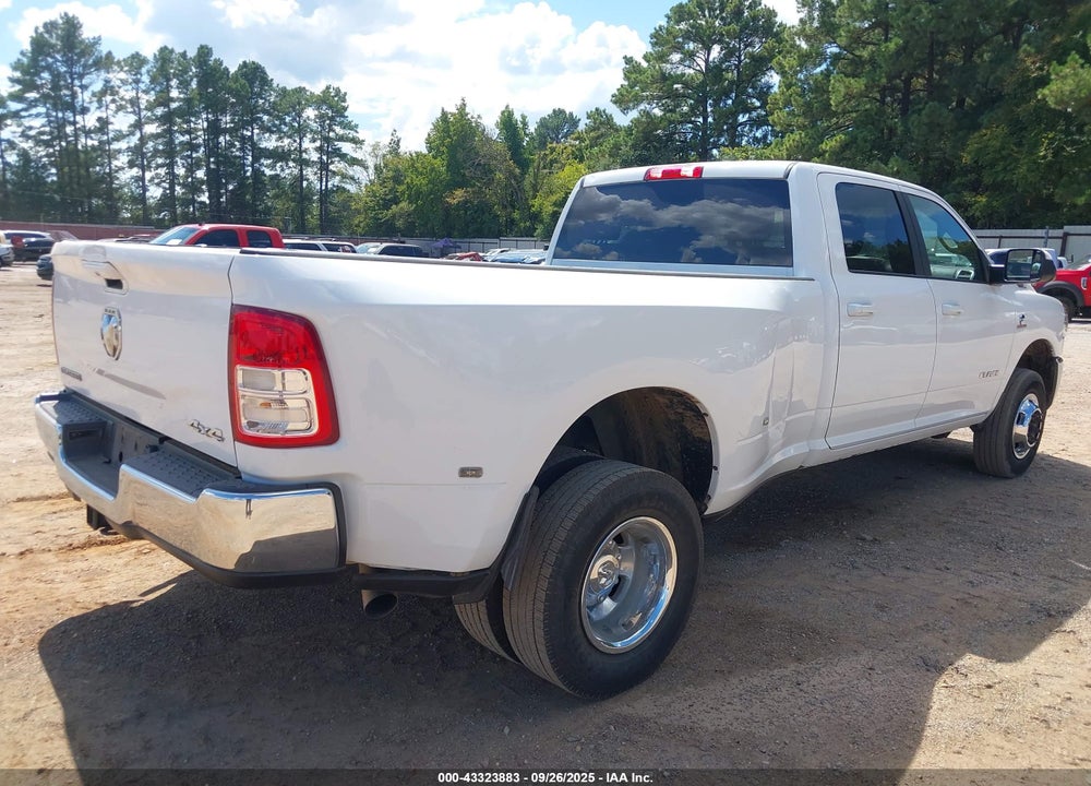 2022 RAM 3500 BIG HORN  4X4 8' BOX VIN: 3C63RRHL3NG302852