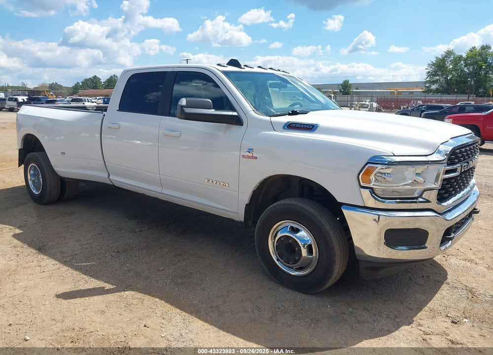 2022 RAM 3500 BIG HORN  4X4 8' BOX VIN: 3C63RRHL3NG302852