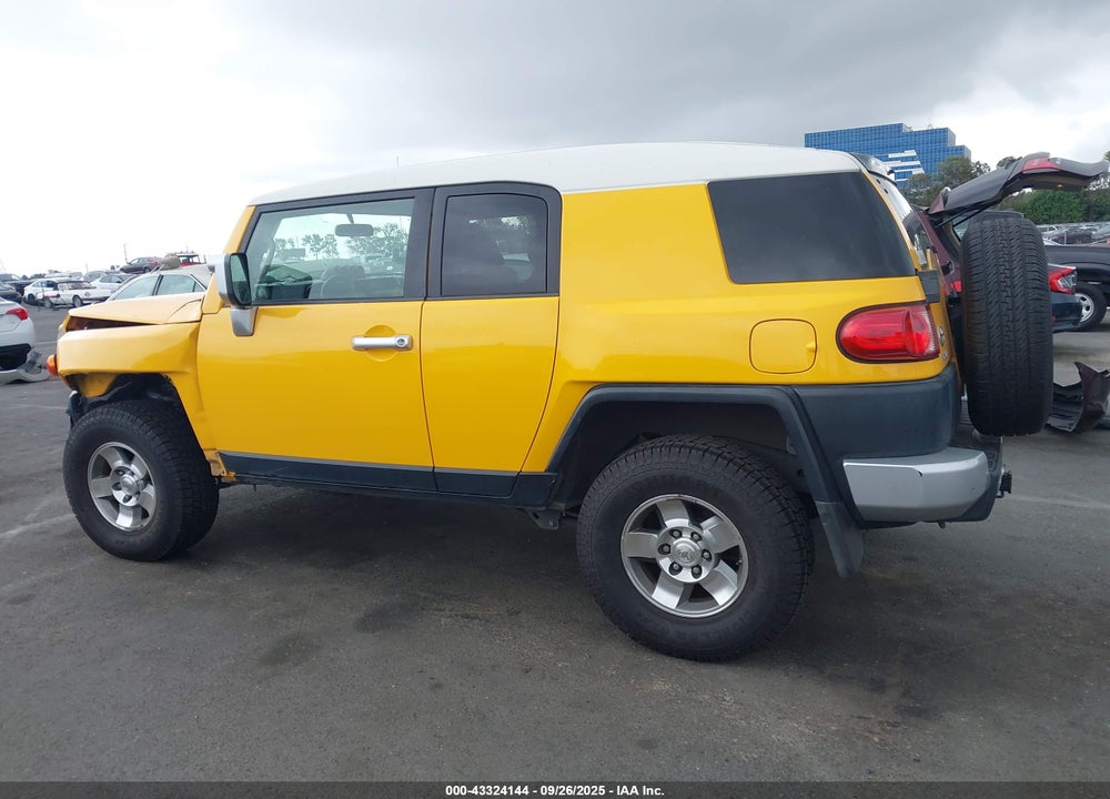 2008 TOYOTA FJ CRUISER VIN: JTEBU11F38K023791