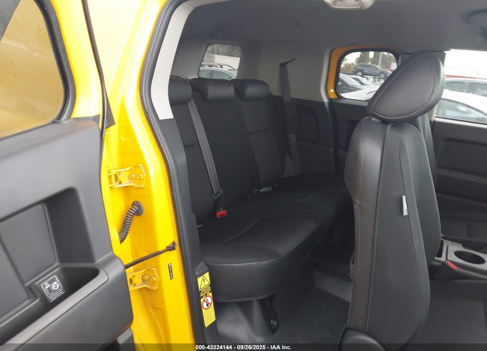 2008 TOYOTA FJ CRUISER VIN: JTEBU11F38K023791