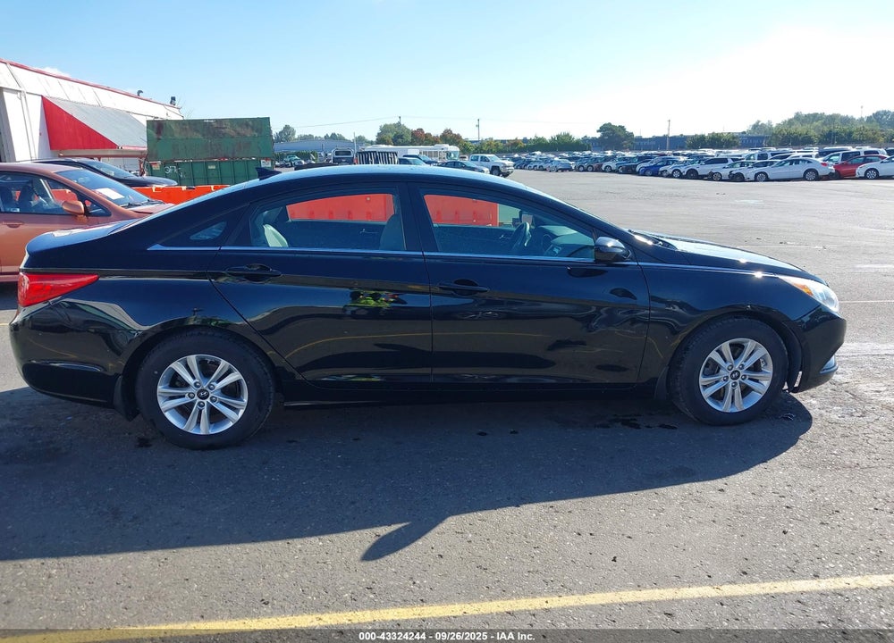 2013 HYUNDAI SONATA VIN: 5NPEB4AC0DH737160