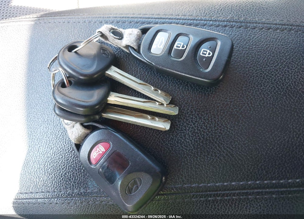 2013 HYUNDAI SONATA VIN: 5NPEB4AC0DH737160