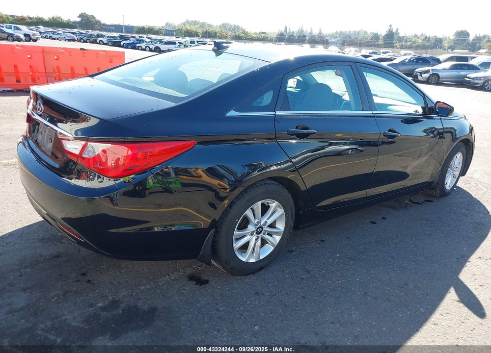 2013 HYUNDAI SONATA VIN: 5NPEB4AC0DH737160
