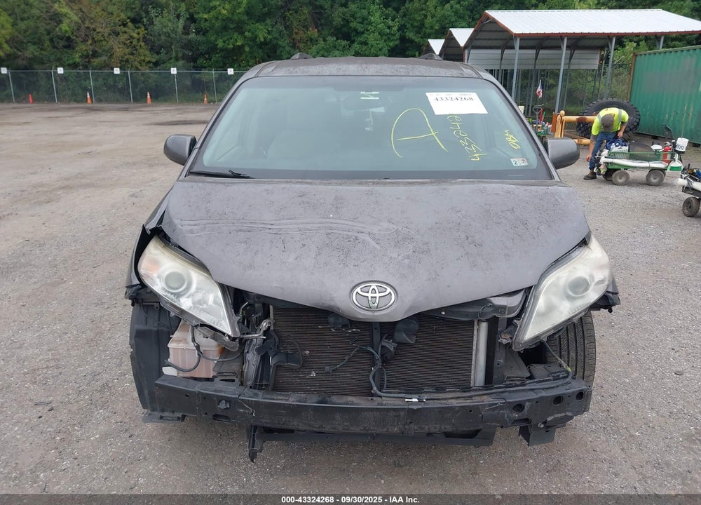 2017 TOYOTA SIENNA LE 8 PASSENGER VIN: 5TDKZ3DCXHS795474