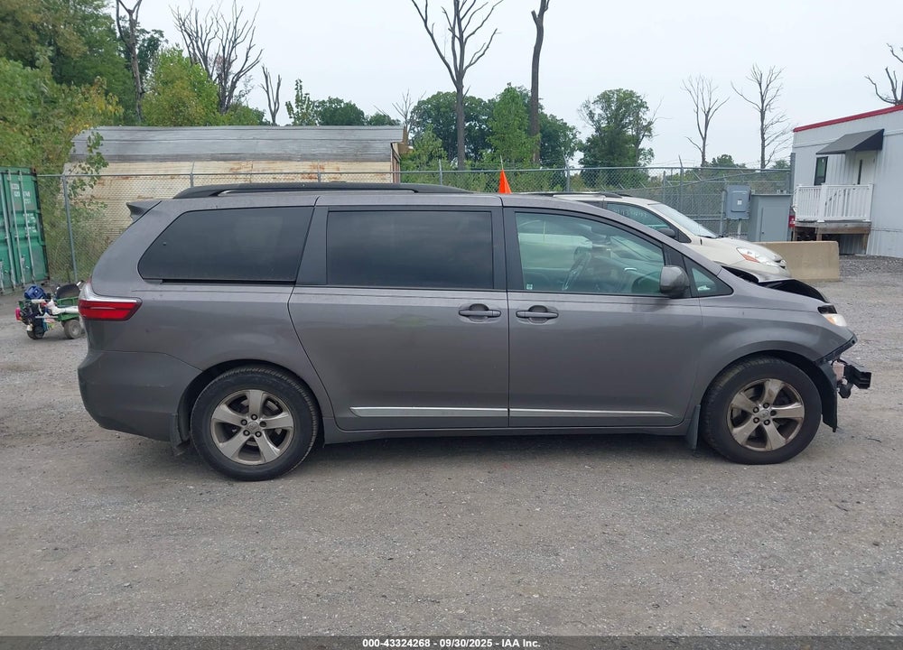 2017 TOYOTA SIENNA LE 8 PASSENGER VIN: 5TDKZ3DCXHS795474