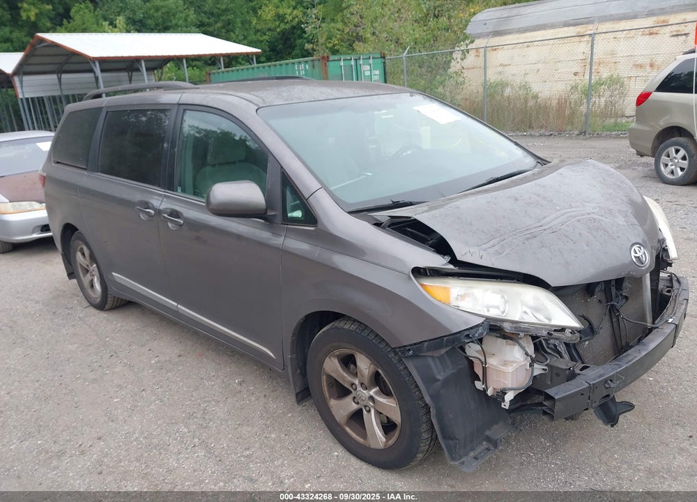 2017 TOYOTA SIENNA LE 8 PASSENGER VIN: 5TDKZ3DCXHS795474
