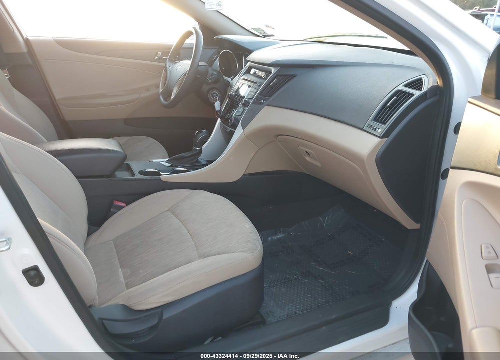 2012 HYUNDAI SONATA VIN: 5NPEB4AC7CH371017