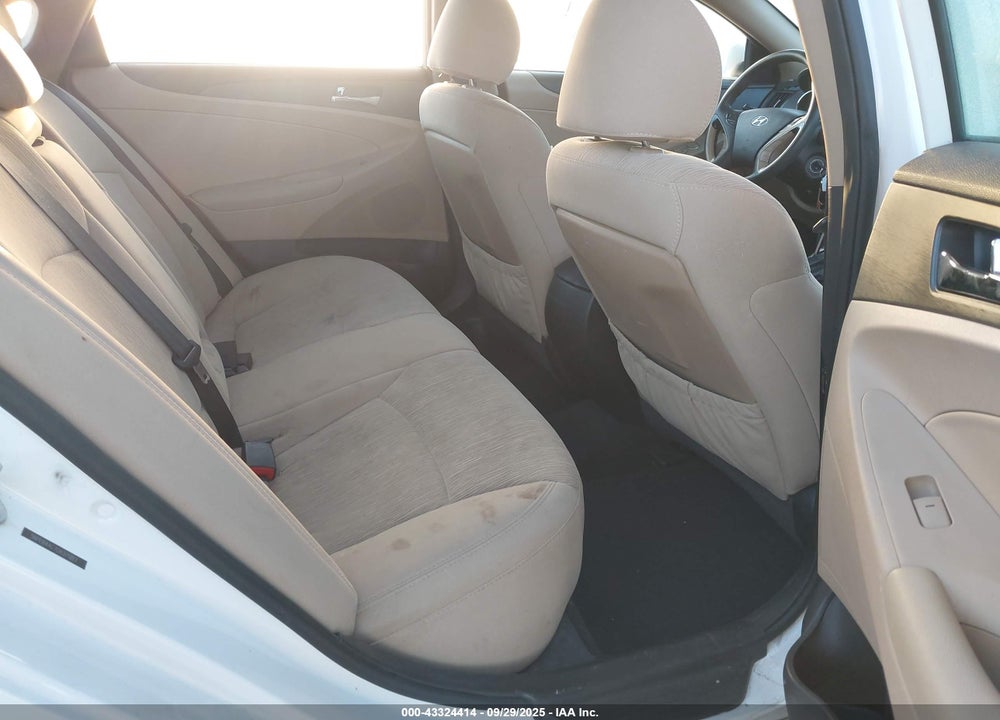 2012 HYUNDAI SONATA VIN: 5NPEB4AC7CH371017