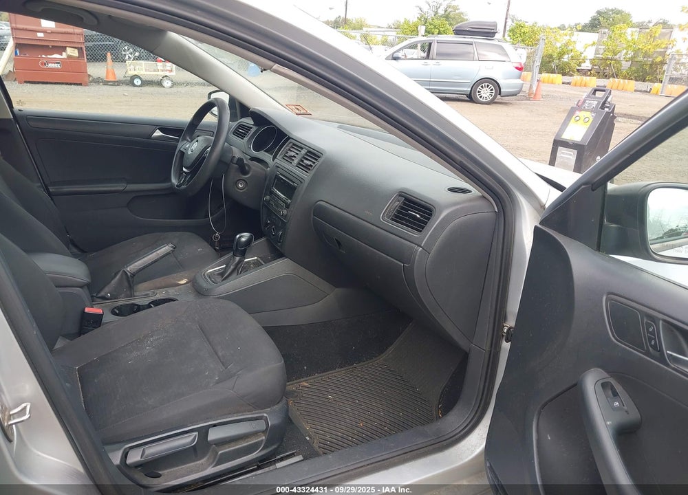 2015 VOLKSWAGEN JETTA 2.0L S VIN: 3VW2K7AJ2FM297990