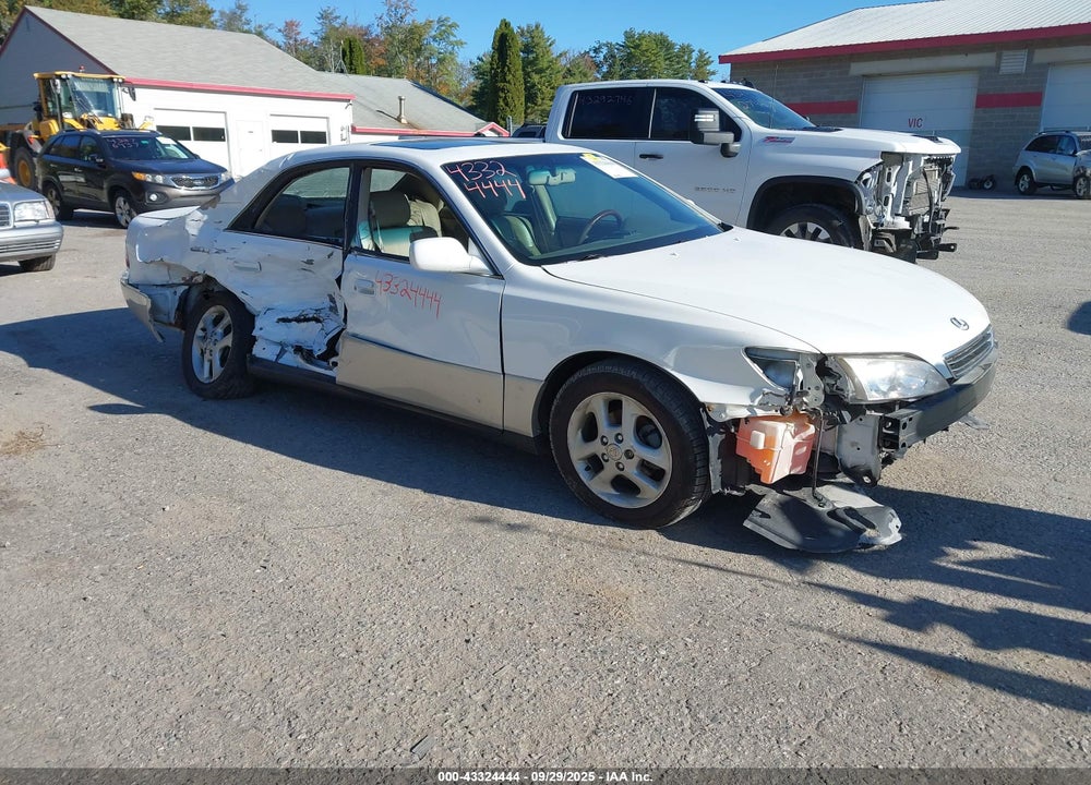 2001 LEXUS ES 300 VIN: JT8BF28G310340747