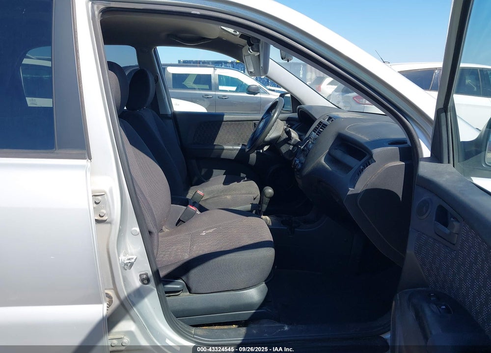 2008 KIA SPORTAGE LX VIN: KNDJF724787529685