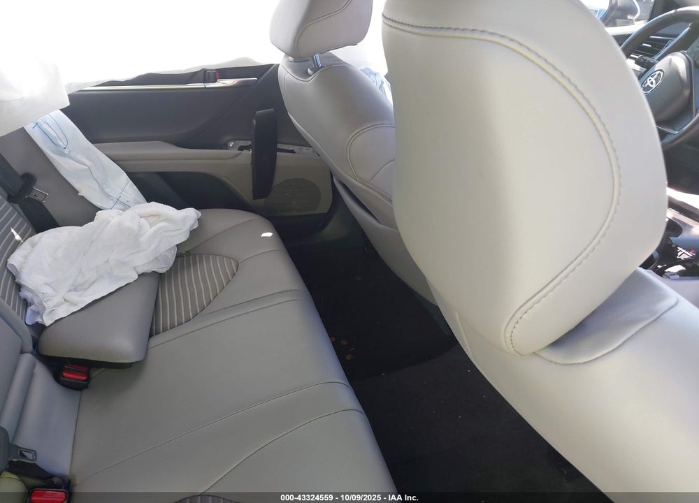2021 TOYOTA CAMRY VIN: 4T1G11AK2MU489318