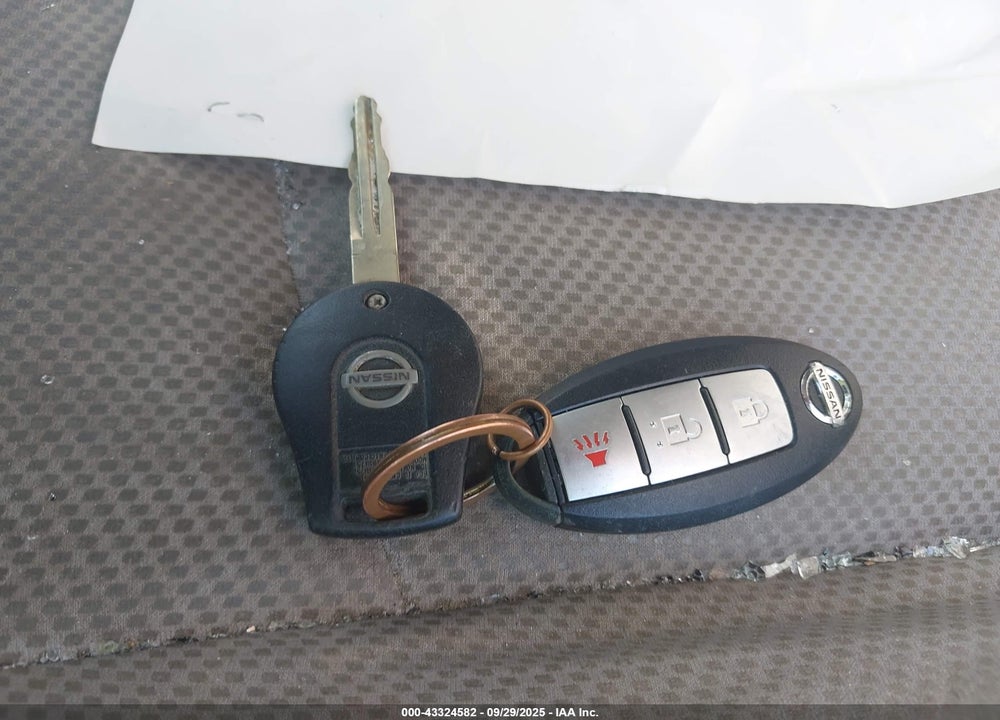 2013 NISSAN ROGUE S VIN: JN8AS5MT0DW506886