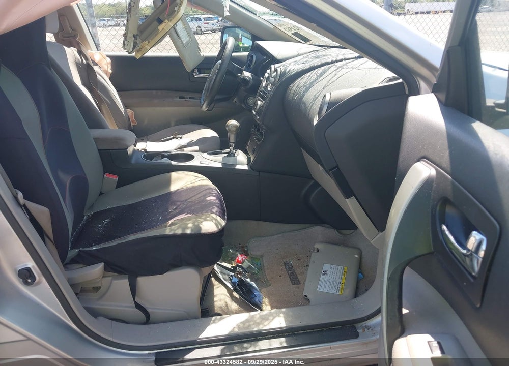 2013 NISSAN ROGUE S VIN: JN8AS5MT0DW506886