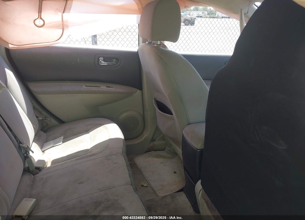 2013 NISSAN ROGUE S VIN: JN8AS5MT0DW506886