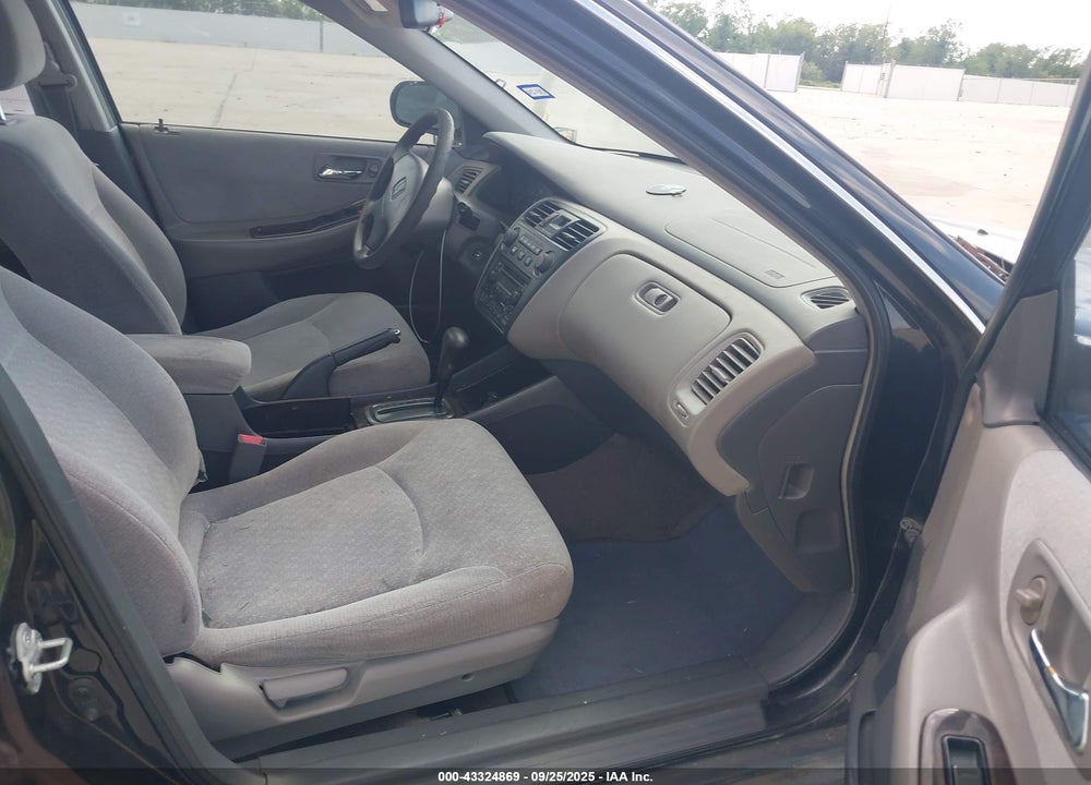 2002 HONDA ACCORD 2.3 EX/2.3 SE VIN: JHMCG668X2C029420