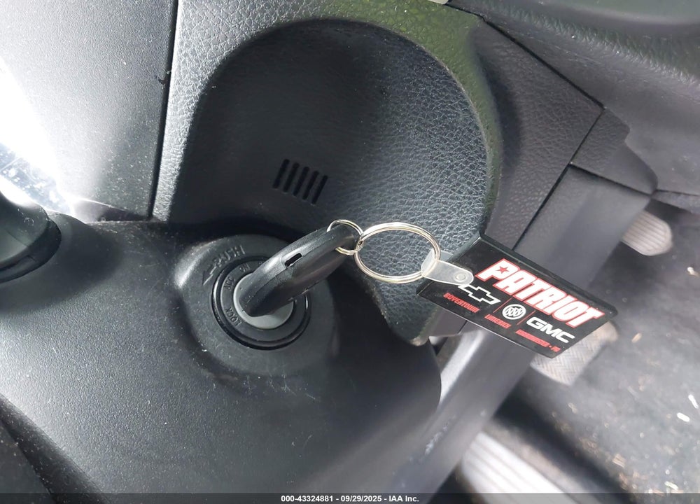 2015 TOYOTA COROLLA LE VIN: 2T1BURHE8FC377952