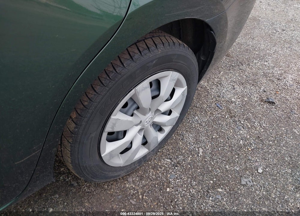 2015 TOYOTA COROLLA LE VIN: 2T1BURHE8FC377952