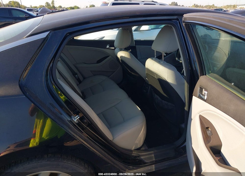 2015 KIA OPTIMA VIN: 5XXGN4A79FG367828