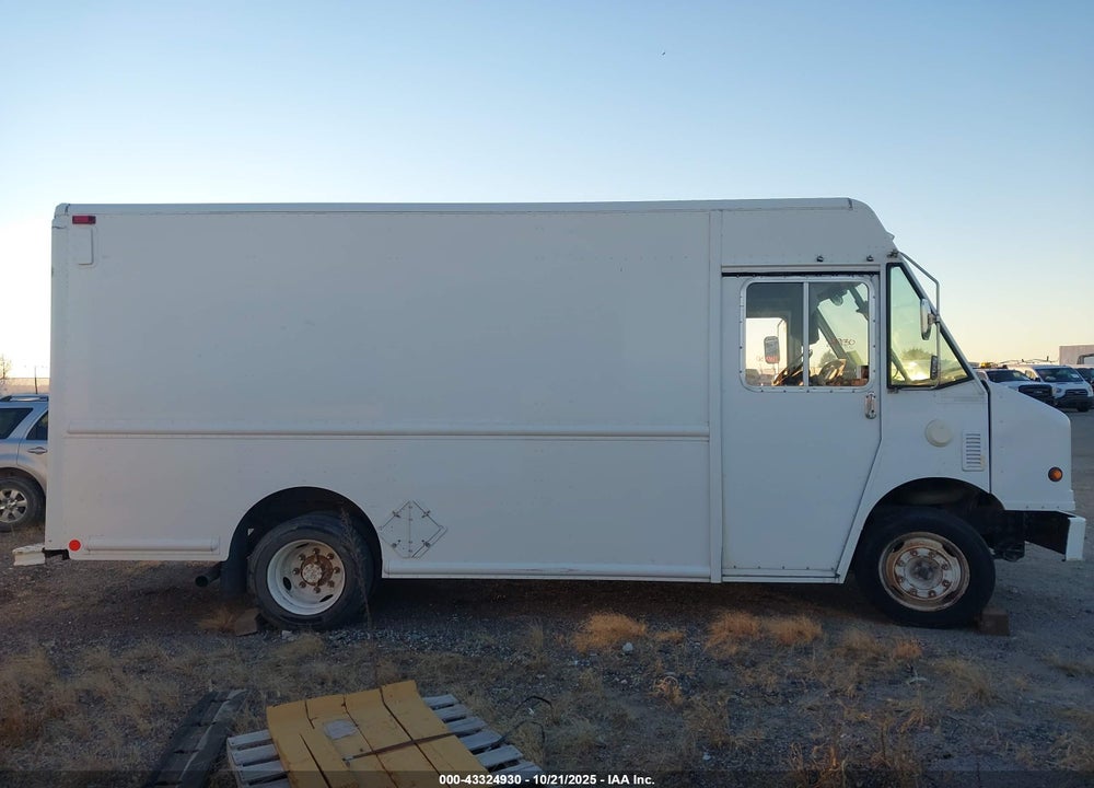2007 FREIGHTLINER CHASSIS M LINE WALK-IN VAN VIN: 4UZAANBW67CY11905