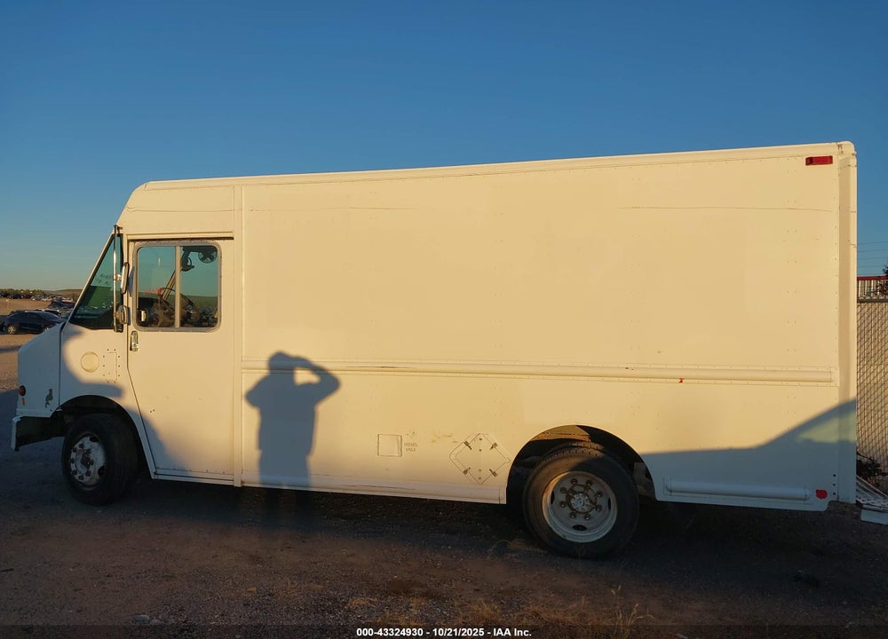 2007 FREIGHTLINER CHASSIS M LINE WALK-IN VAN VIN: 4UZAANBW67CY11905