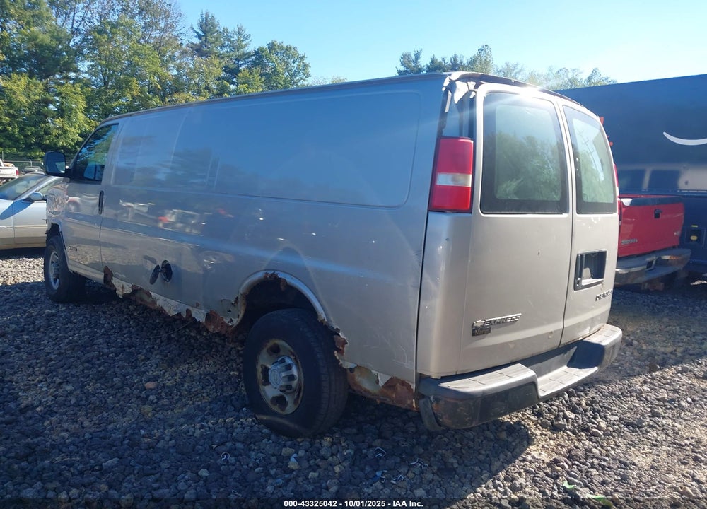 2006 CHEVROLET EXPRESS WORK VAN VIN: 1GCHG39U261117880