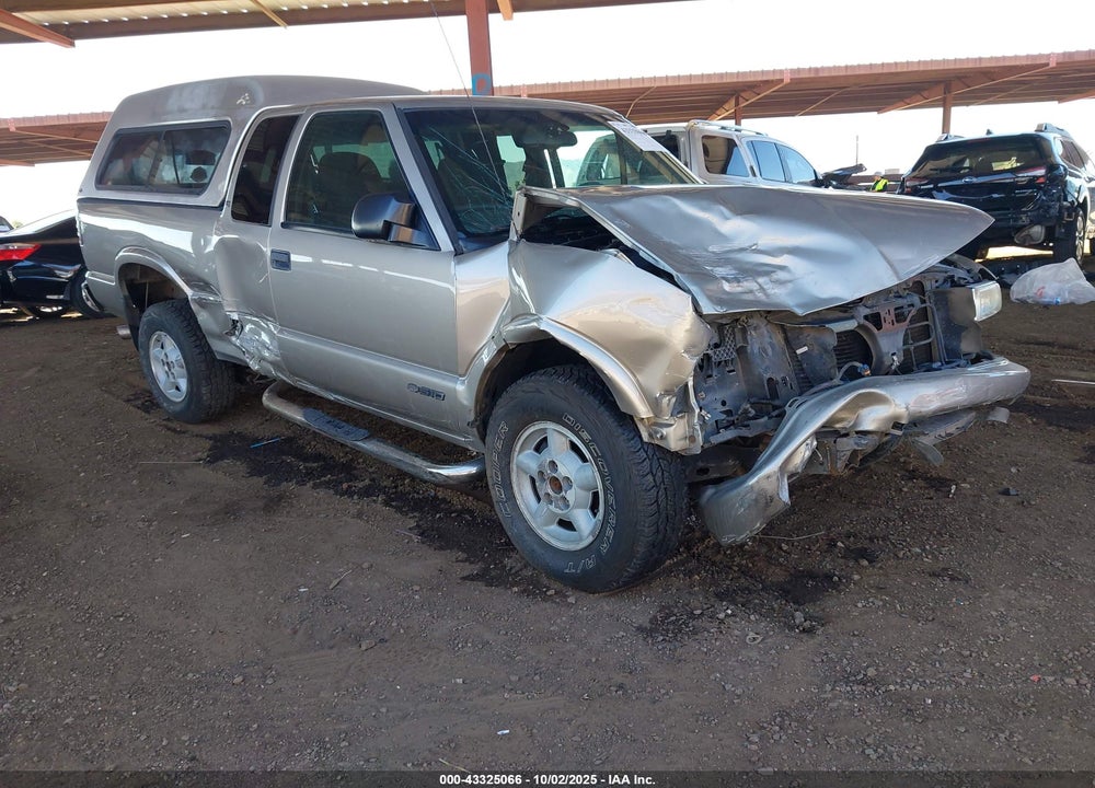 1999 CHEVROLET S-10 LS VIN: 1GCDT19X1X8151004