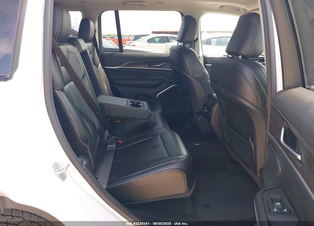 2024 JEEP GRAND CHEROKEE 4XE VIN: 1C4RJYB65RC720300