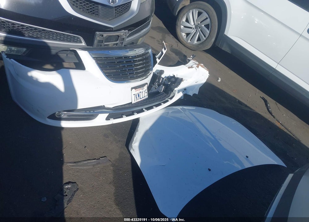 2015 CHRYSLER TOWN & COUNTRY S VIN: 2C4RC1HG4FR602677