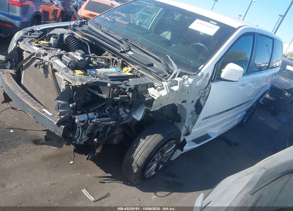 2015 CHRYSLER TOWN & COUNTRY S VIN: 2C4RC1HG4FR602677