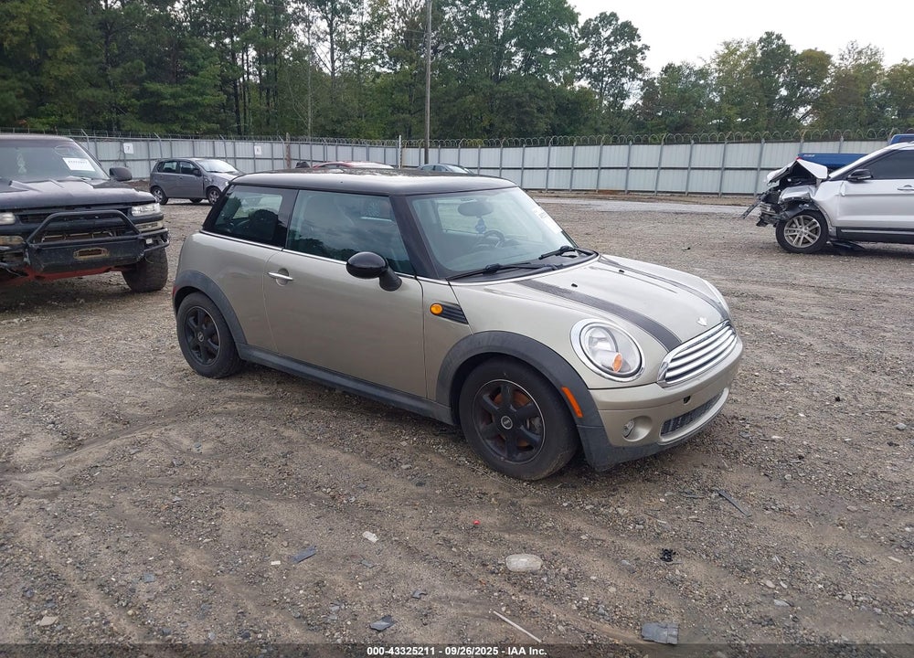 2010 MINI COOPER VIN: WMWMF3C52ATZ62595