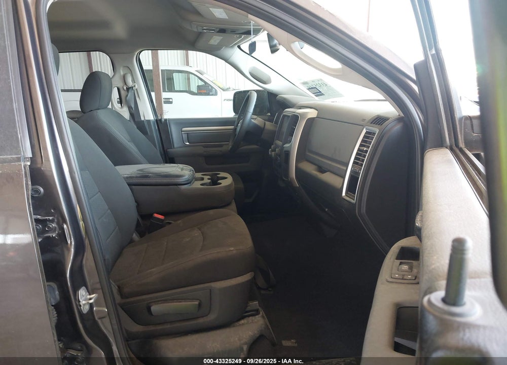 2019 RAM 1500 CLASSIC WARLOCK  4X2 6'4 BOX VIN: 1C6RR6GG4KS676176