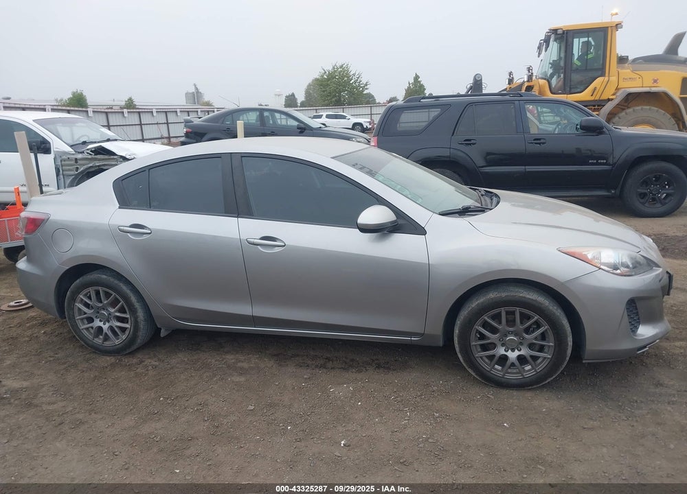 2013 MAZDA 3 VIN: JM1BL1UP5D1735666
