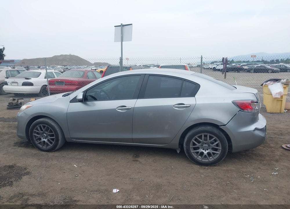 2013 MAZDA 3 VIN: JM1BL1UP5D1735666