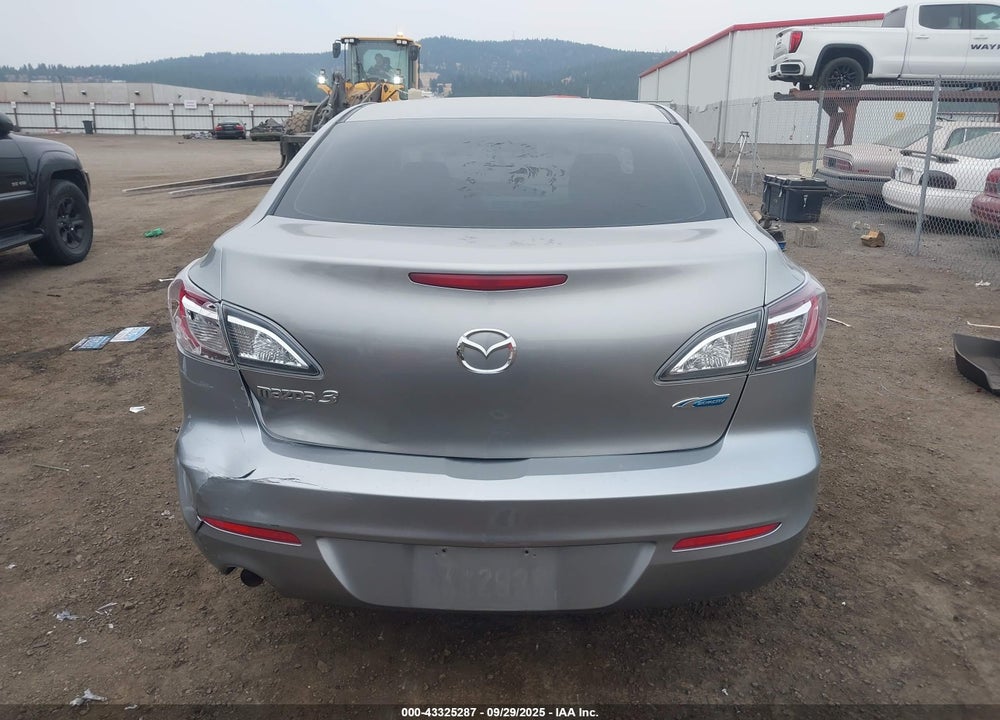 2013 MAZDA 3 VIN: JM1BL1UP5D1735666