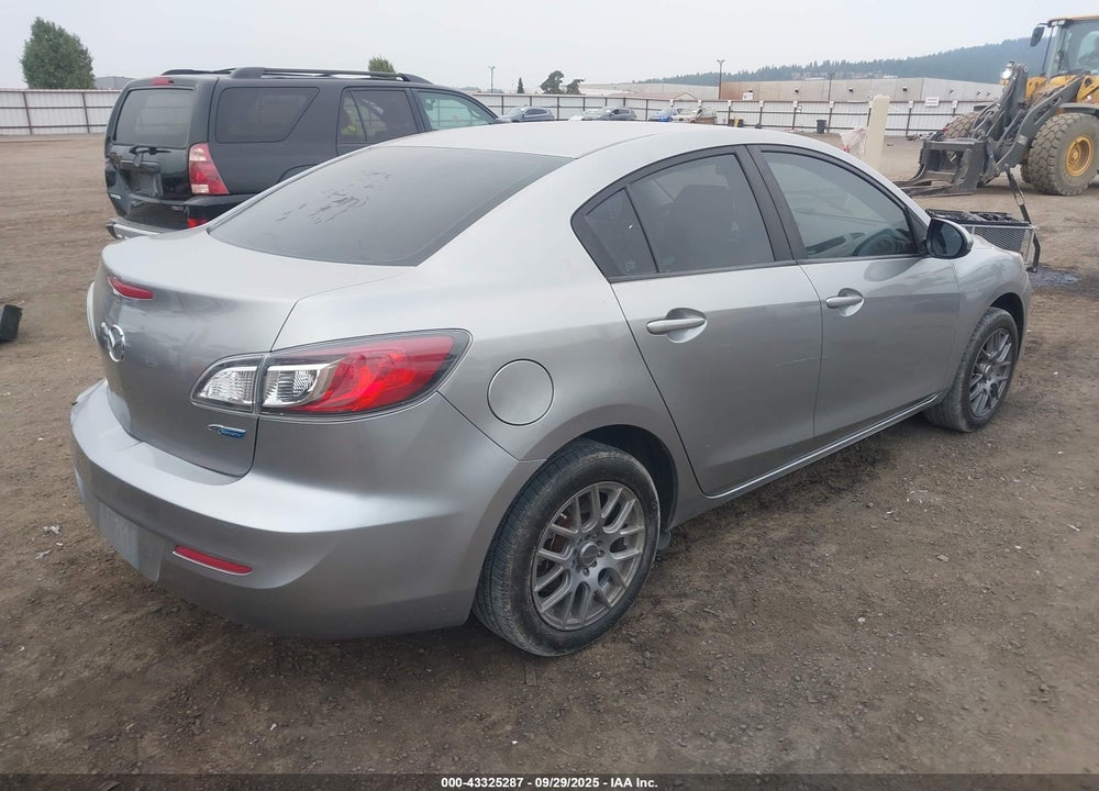 2013 MAZDA 3 VIN: JM1BL1UP5D1735666