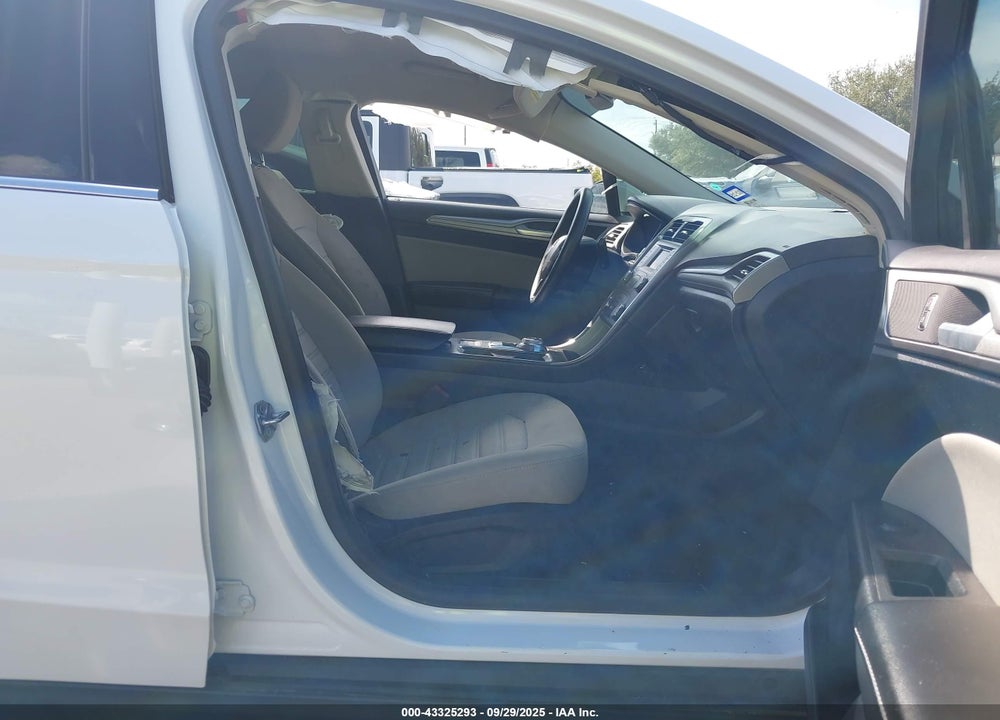2020 FORD FUSION VIN: 3FA6P0G70LR180759