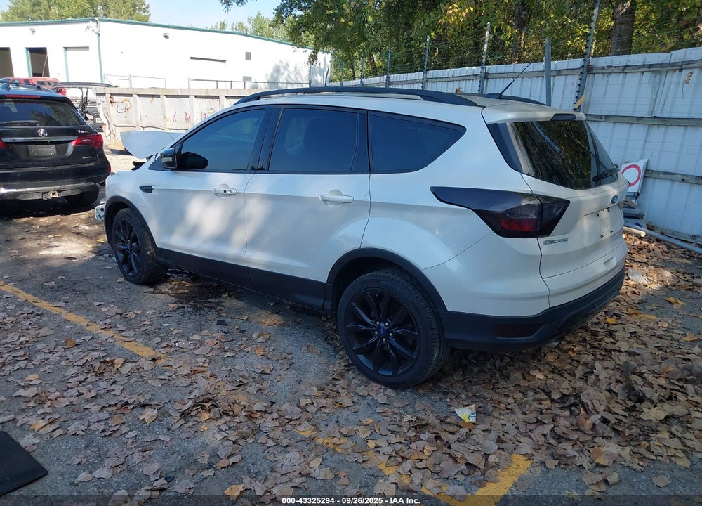2017 FORD ESCAPE VIN: 1FMCU9J95HUB70549