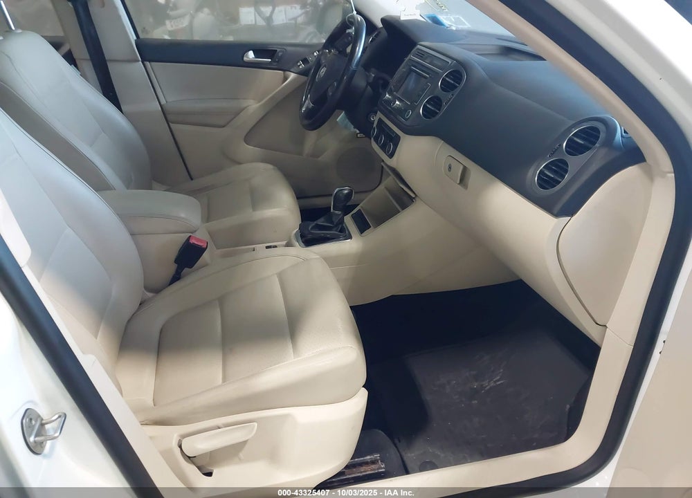 2012 VOLKSWAGEN TIGUAN VIN: WVGBV7AX1CW607892