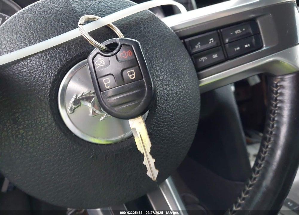2014 FORD MUSTANG V6 PREMIUM VIN: 1ZVBP8AM0E5201148