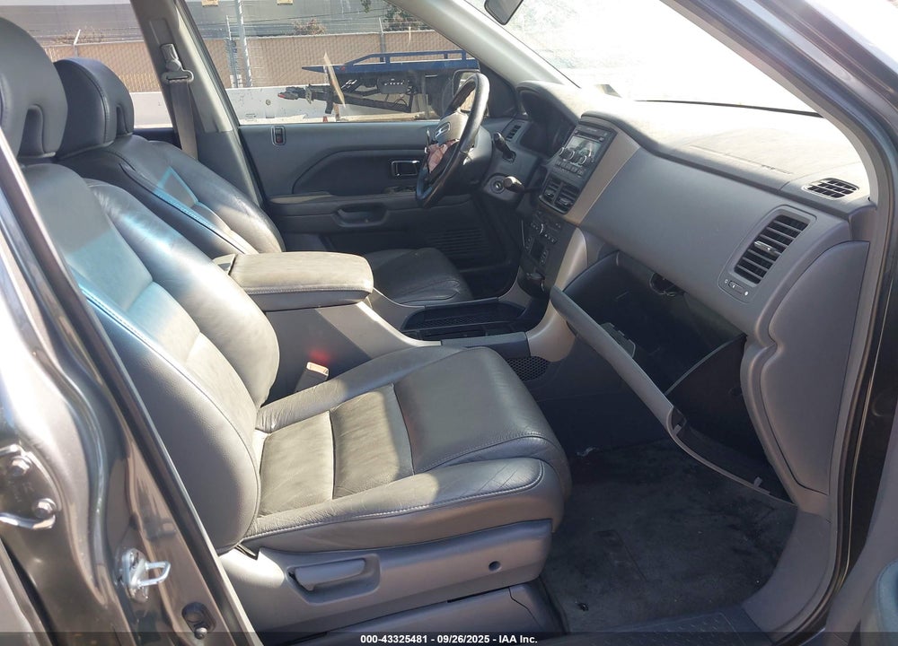 2008 HONDA PILOT VIN: 5FNYF18508B012864