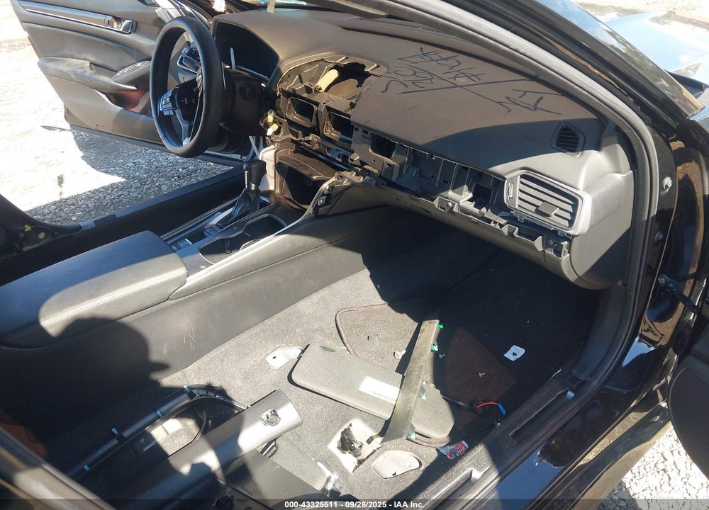2019 HONDA ACCORD VIN: 1HGCV1F37KA070664