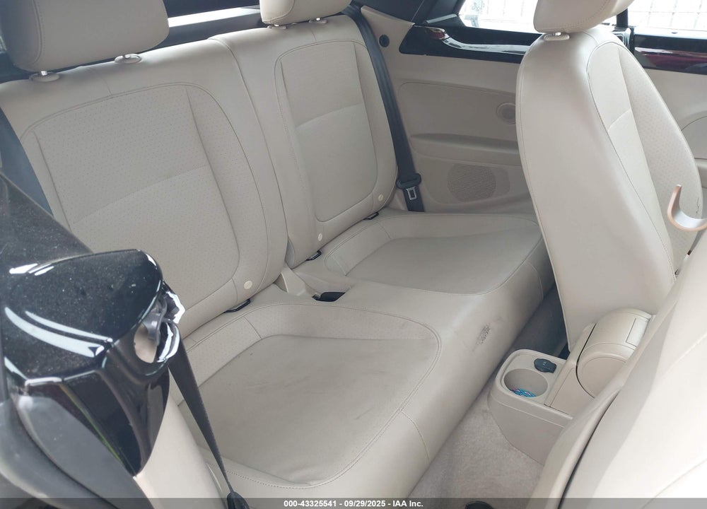 2015 VOLKSWAGEN BEETLE VIN: 3VW5A7ATXFM809061