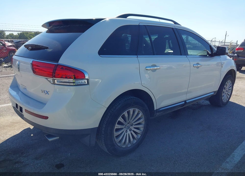 2011 LINCOLN MKX VIN: 2LMDJ6JK9BBJ05428
